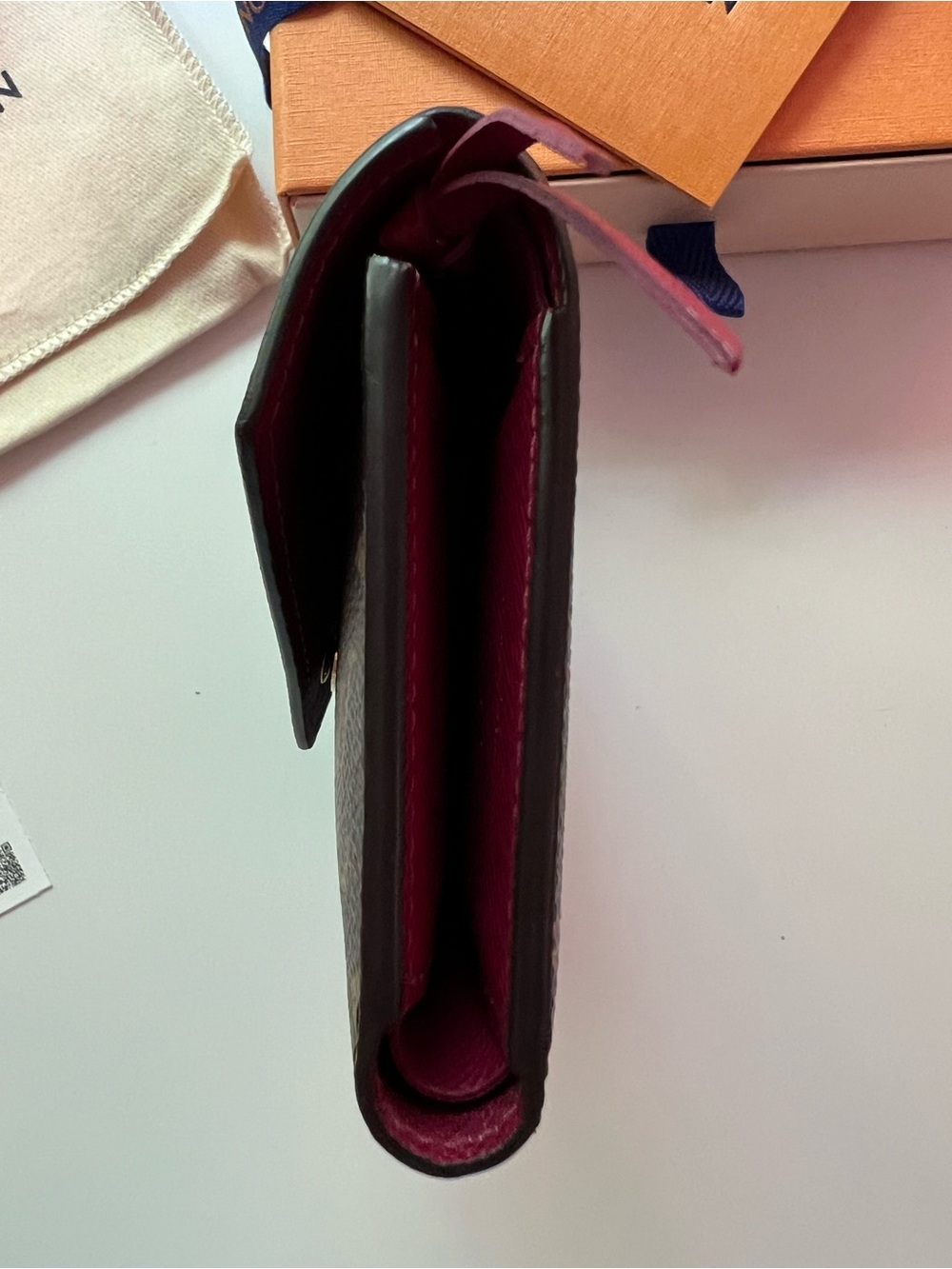 LOUIS VUITTON Victorine Wallet Monogram Fuchsia Interior MSRP $605 - Picture 7 of 16